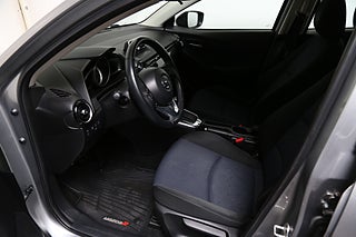 Halvkombi Mazda 2 10 av 23