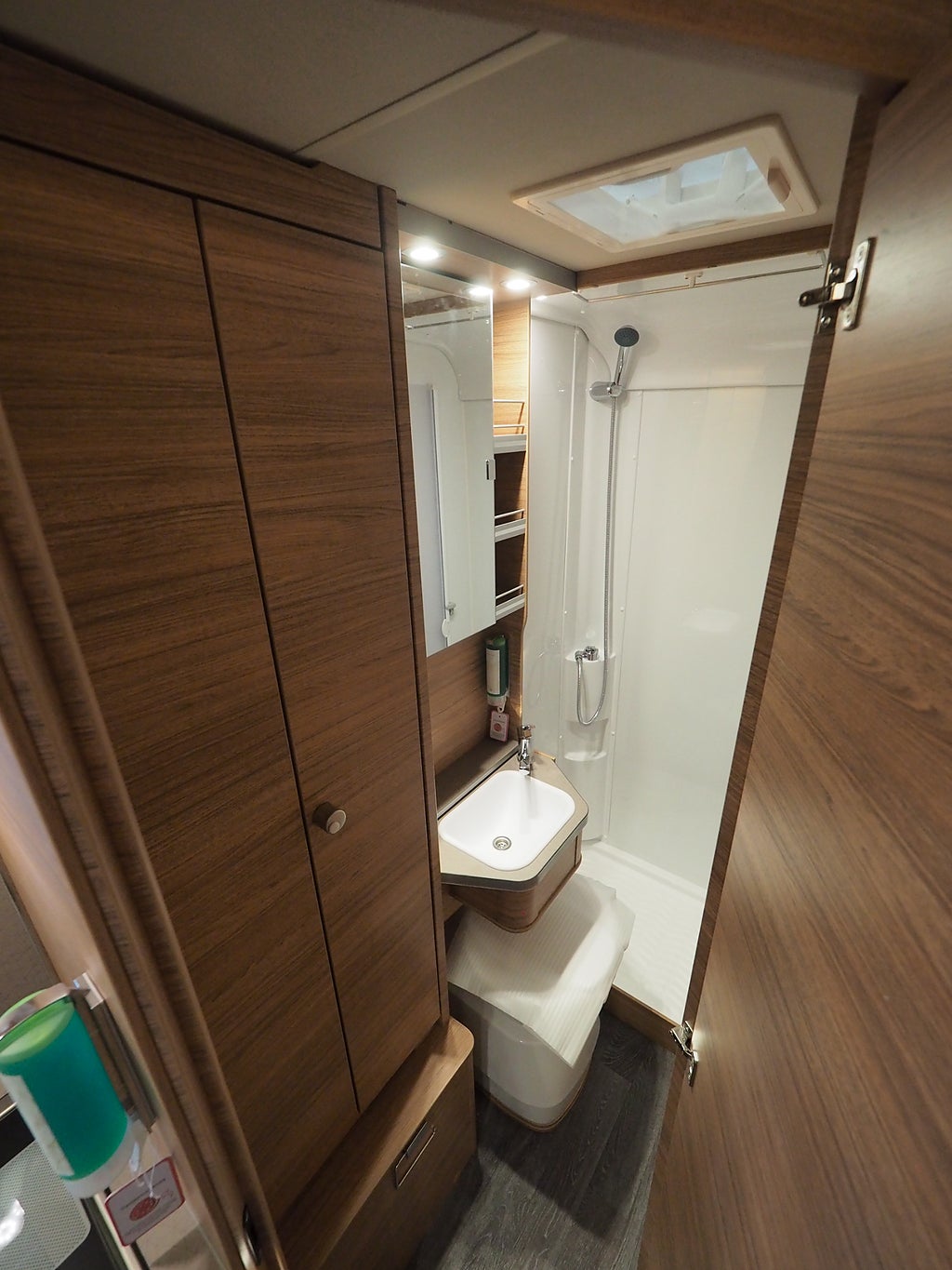 Weinsberg CaraLoft 550 MF 6m I AUT I 155hk I 3500kg