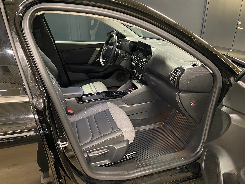 Bild på Citroën C4 X SHINE 1.2 PT 130hk Aut - CARPLAY, RATTVÄRME