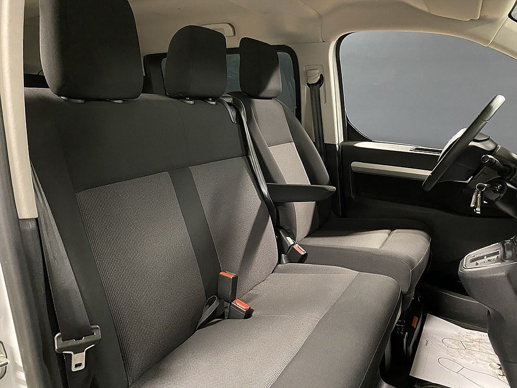 Bild på Citroën e-SpaceTourer 75kWh 136hk Aut - 9-SITS, B-KAMERA