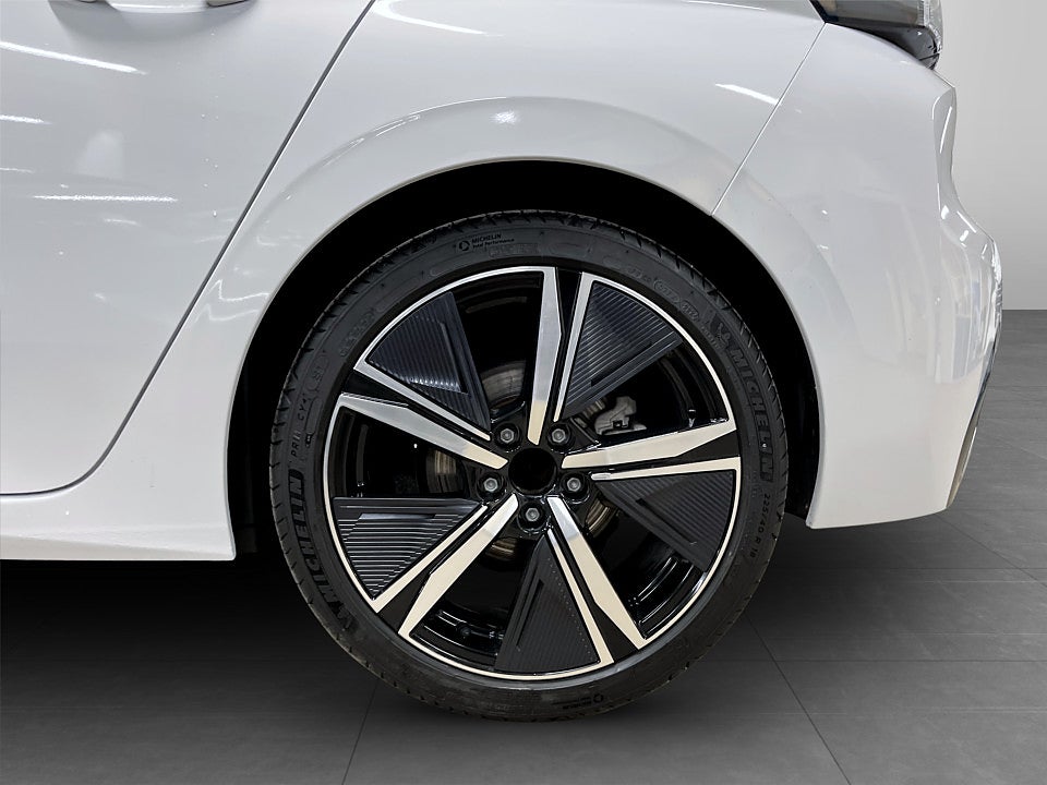 Bild på Peugeot 308 5D GT 1.2 PT 130hk Aut 360-KAMERA CARPLAY