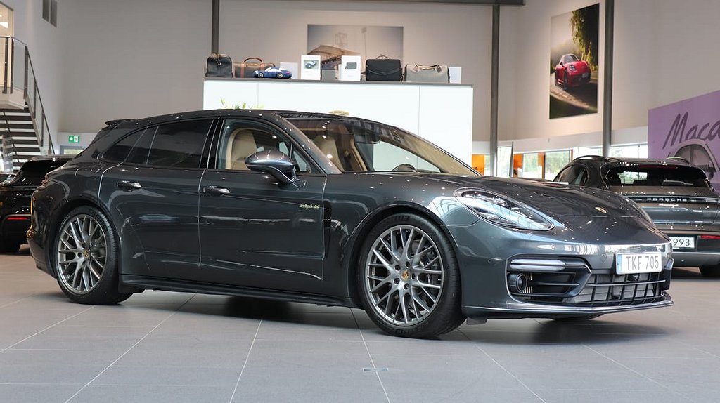 Porsche Panamera 4 E-Hybrid Sport Turismo SportDesign-paket/Sportavgassystem/VAT