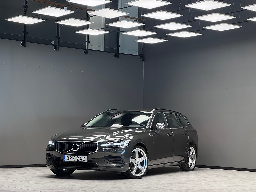 Volvo V60 B4 Momentum / VOC / Drag / B-Kamera / Navi