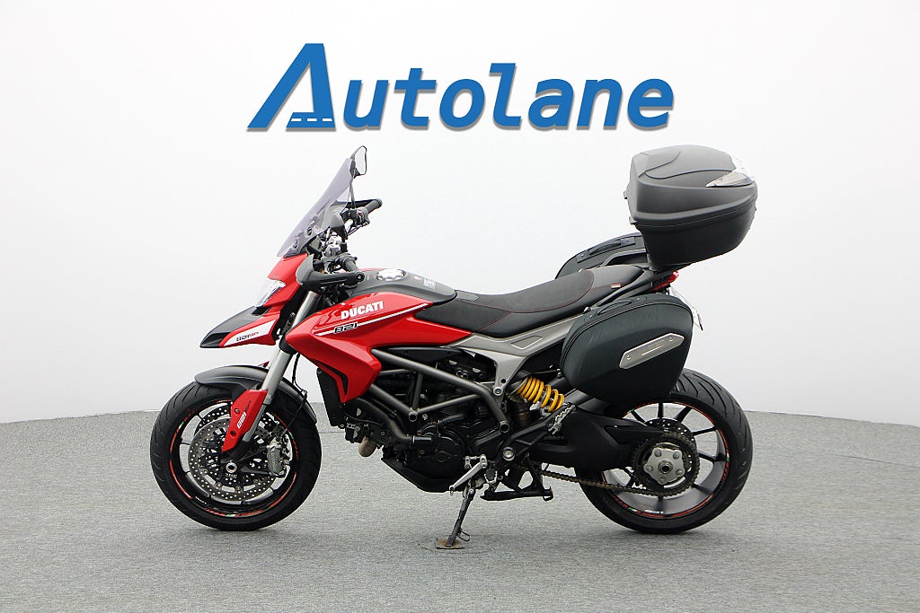 Ducati Hypermotard 821 SP * Nya däck Nyservad*