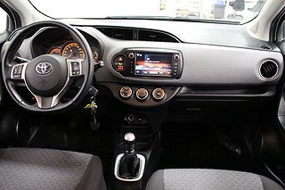 Halvkombi Toyota Yaris 9 av 19