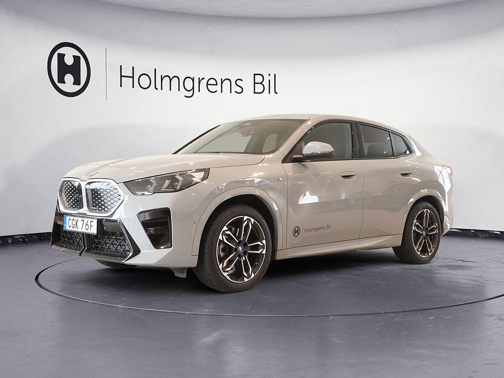 BMW iX2 xDrive30 4,45% ränta M Sport Backkamera Drag Rattvärme