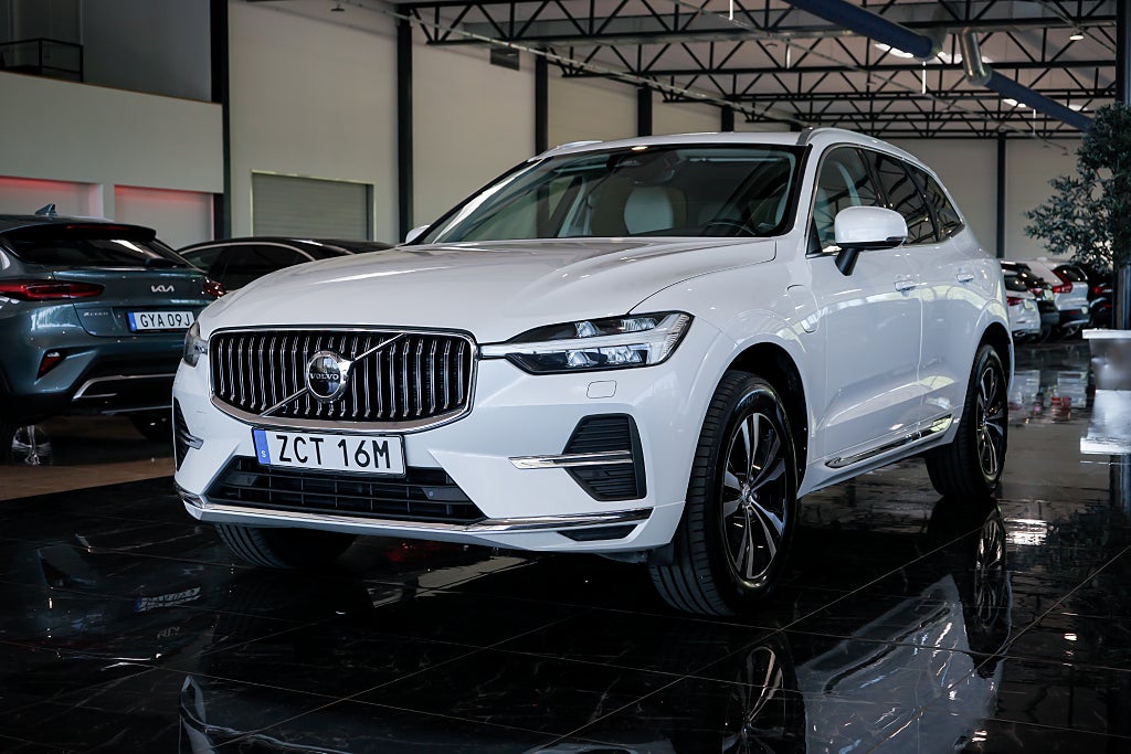Volvo XC60 Recharge T6 AWD AUT LR Core Edition Pano Drag Kamera 