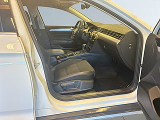 Volkswagen Passat Alltrack 2.0 TDI 4Motion Alltrack Sov-däck/Drag/Mok-värm/D-värm – bild 10
