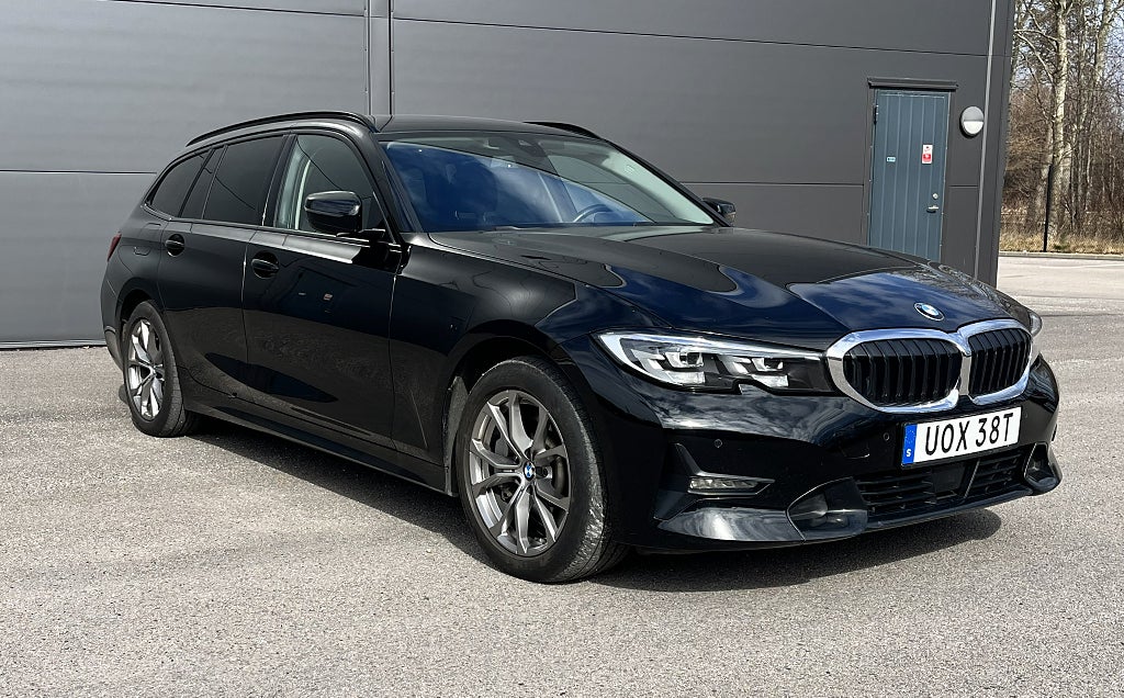 BMW 330e xDrive Touring Sportline Adaptiv farth Drag V-hjul