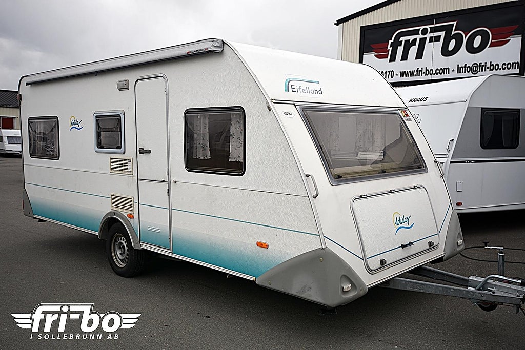 Eifelland 500 TL Holiday, Långbäddar