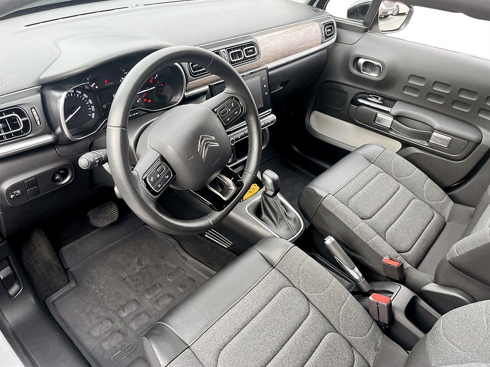 Bild på Citroen C3 Shine 1.2 PT 110hk Aut BACKSENSORER CARPLAY