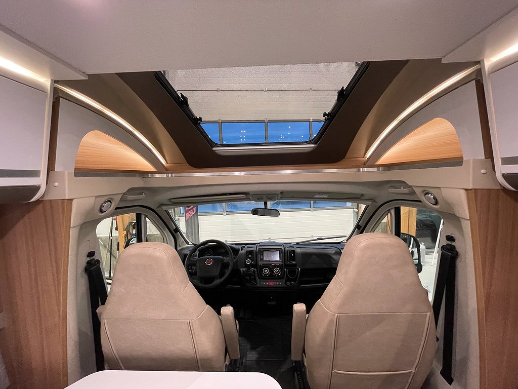 Adria Matrix Plus 670 SC /Taksäng/ALDE/5 bältad/160hk/Queen - Adria