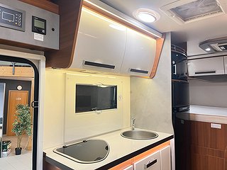 Husbil-alkov Elnagh BARON 26 14 av 27
