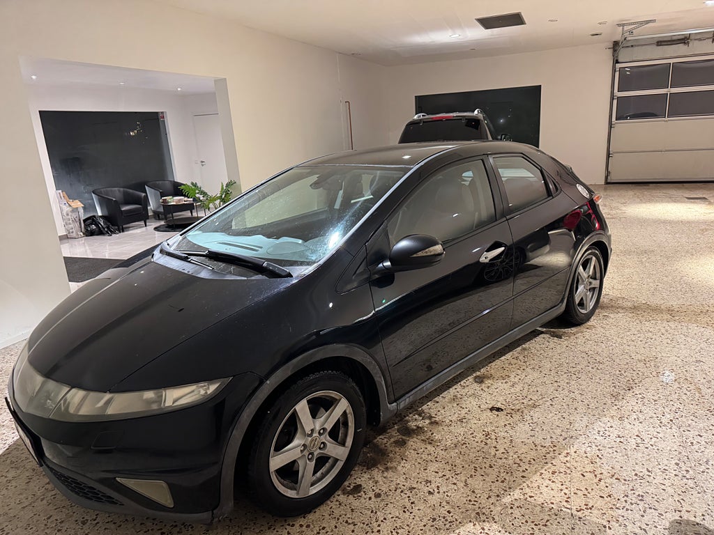 Honda Civic  1.8 i-VTEC Executive 