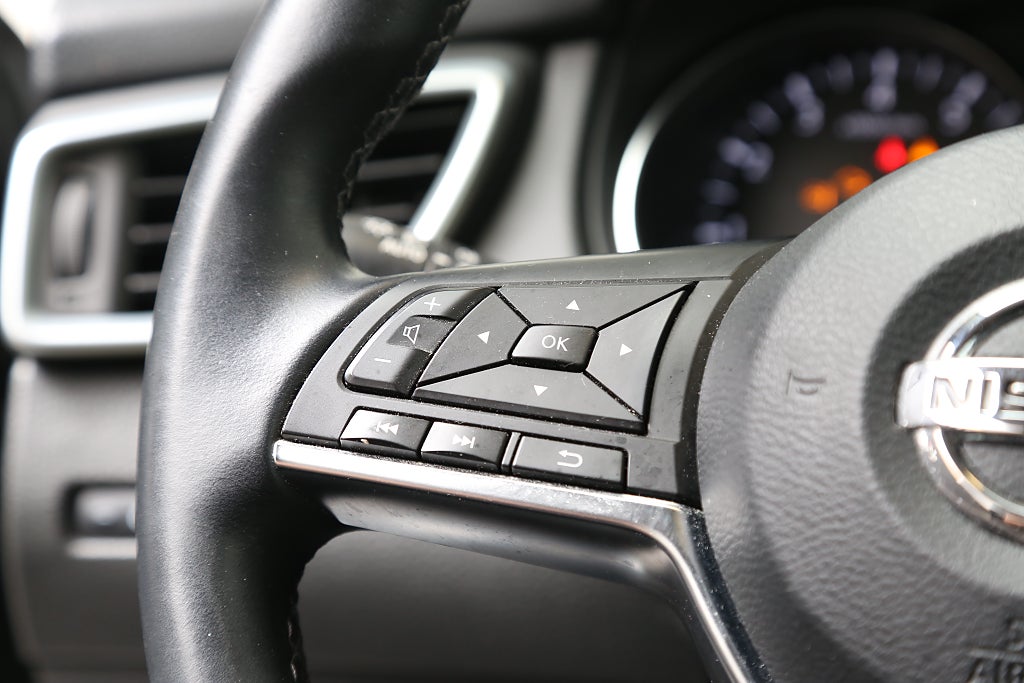 Nissan Qashqai 1,3 DIG-T 158hk Aut Navi 360°-kamera Dragkrok 2021