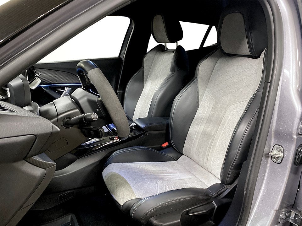 Bild på Peugeot E-2008 GT 50kWh 136hk Aut - B-KAMERA,CARPLAY,NAV