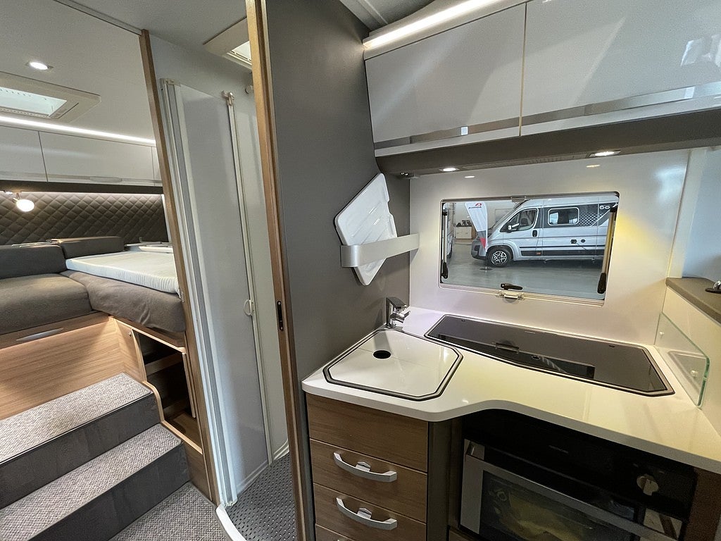 Adria Matrix Plus 670 SL / Automat 150hk / Solcell / Dragkrok / ALDE / - Adria