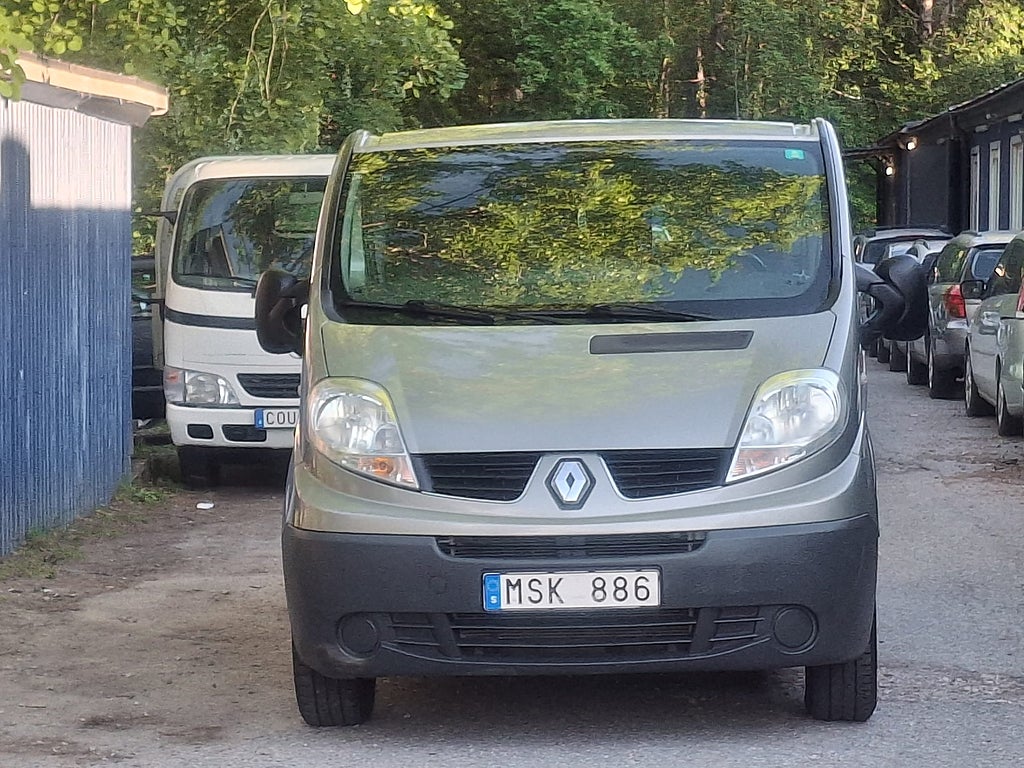 Renault Trafic 2.9t 2.0 dCi Automat Buss 9 Sits Välskött Extra lång 
