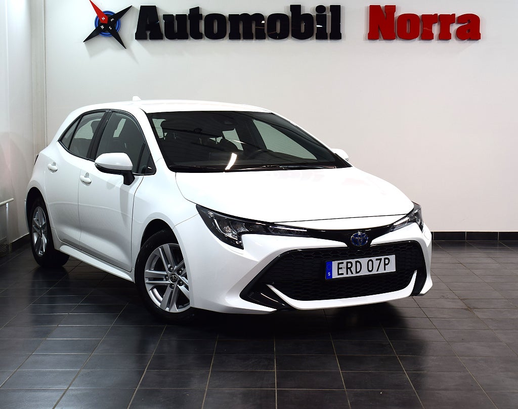 Toyota Corolla Hybrid e-CVT Active Back kamera /Ratt värme/Moms