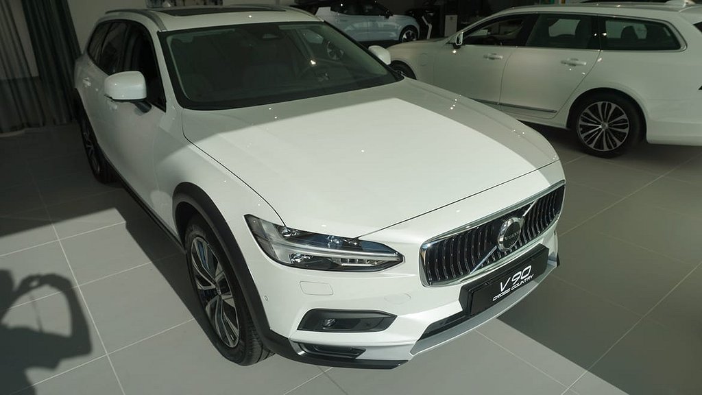 Volvo V90 Cross Country B5 AWD Bensin Ultimate *Rabattkampanj - nu med premie!