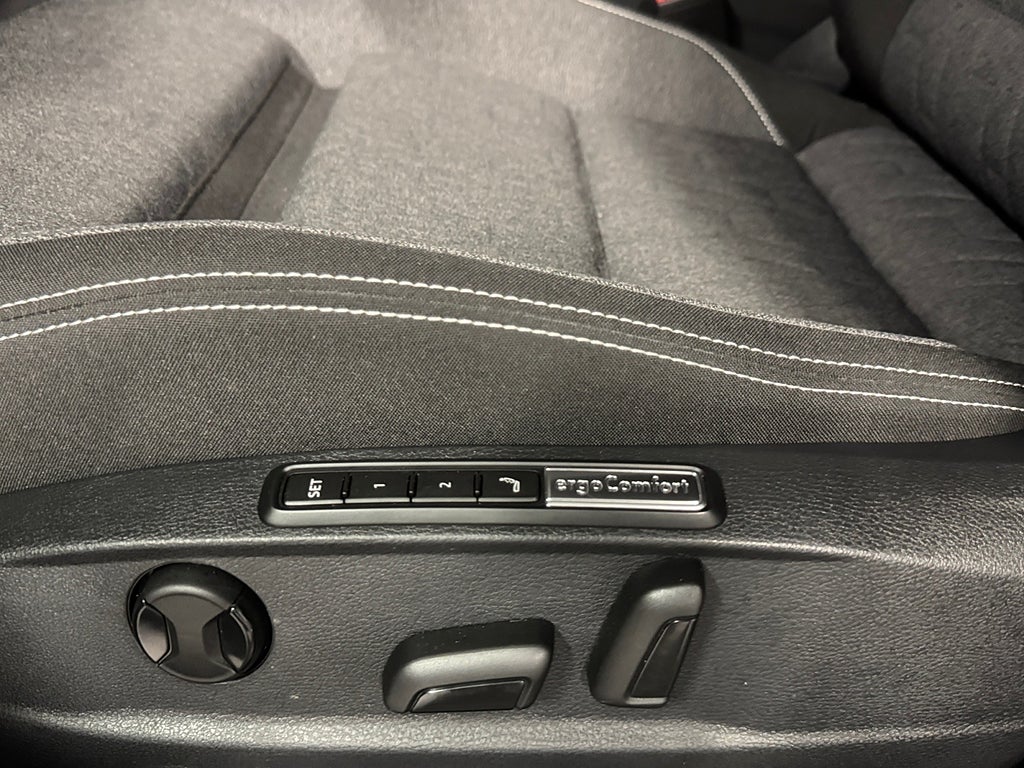 Volkswagen Passat Sportscombi 1.5 TSI Aut Adapt farth Dragkrok Rattvärme bild 17