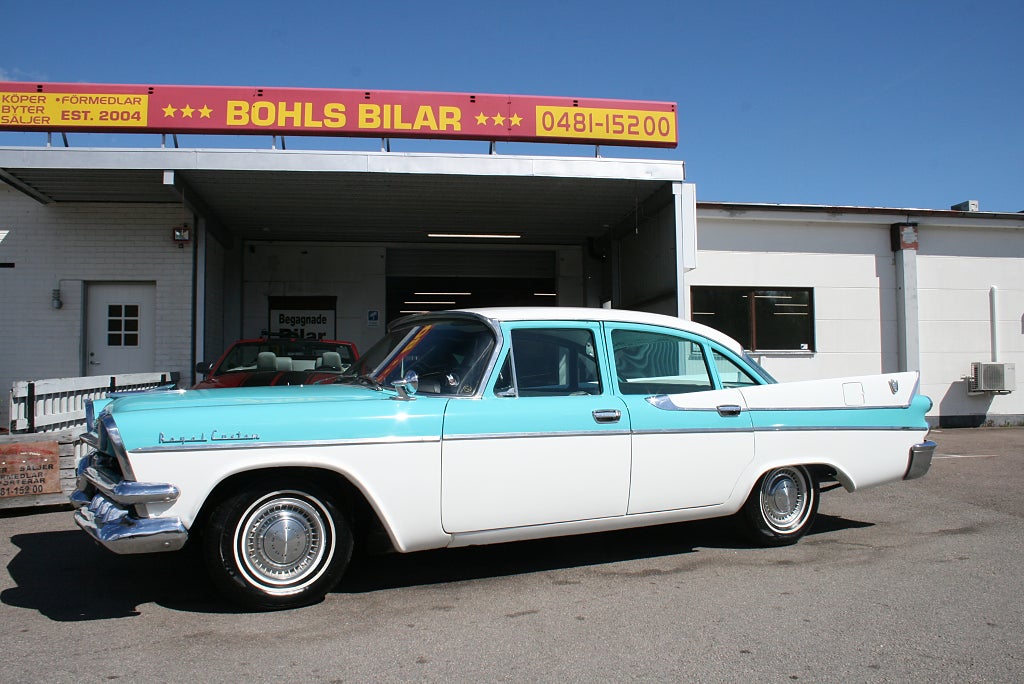 Dodge Custom Royal 4 Door Sedan V8