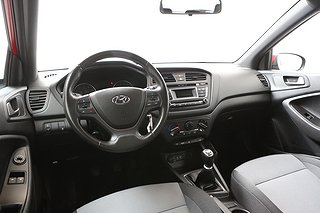 Halvkombi Hyundai i20 12 av 21