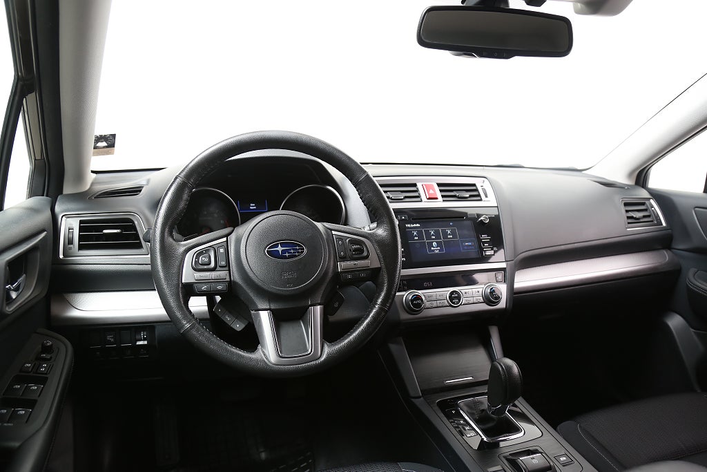 Subaru Outback 2,5i 175hk Base AWD Aut Extraljusramp 1ägare Drag 2017