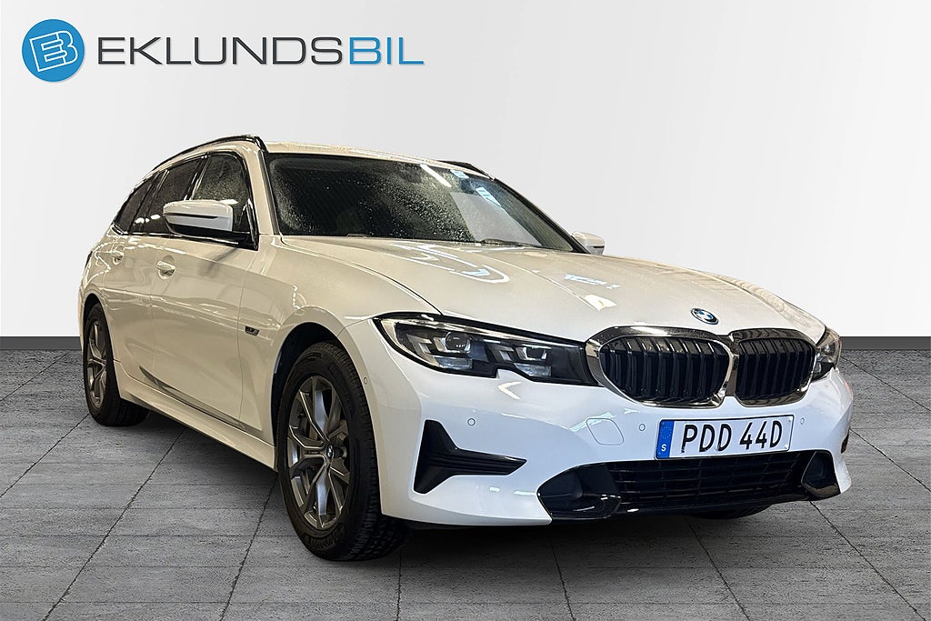 BMW 330e 2022