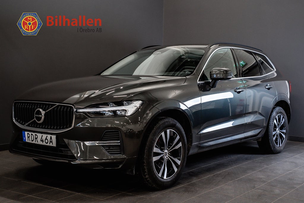 Volvo XC60 B4 AWD Momentum Läder Komfortstolar Kamera Dragkrok Navi