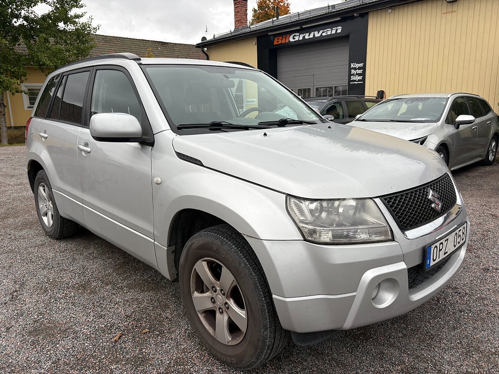 Suzuki Grand Vitara  2.0 140hk DOHC 16V VVT 4WD Dragkrok