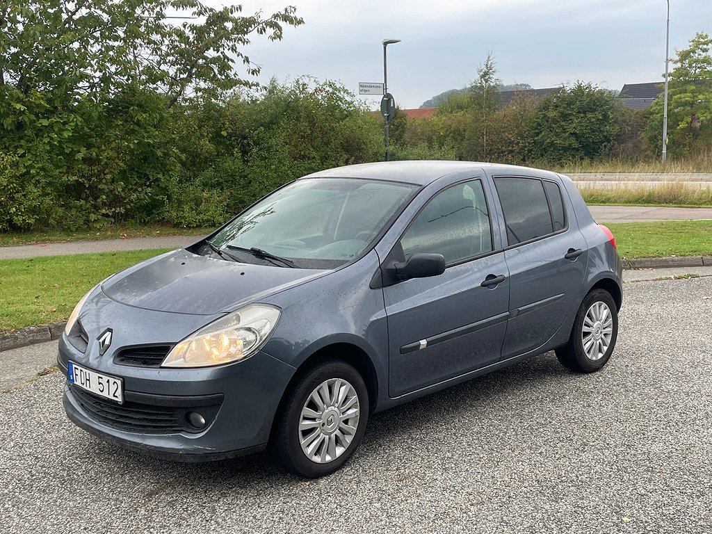 Renault Clio 1.2 | Nybesiktigad | Kamrem & Vattenpump bytt