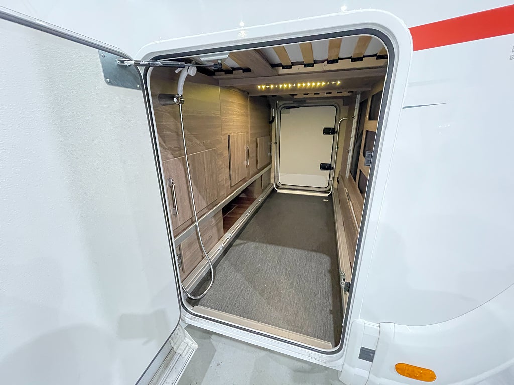 Kabe TMI 810 LGB / Hyd-Stöd/Aut180hk/Solcell/ALDE/Tandem  - Kabe