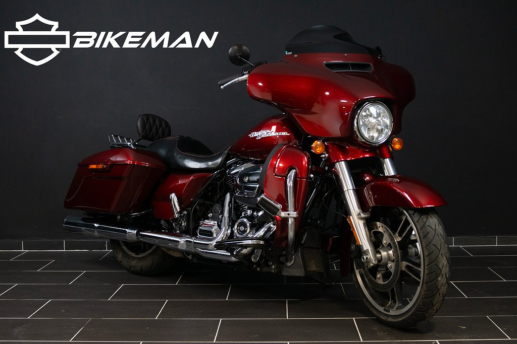 Harley-Davidson Street Glide Special Vance & Hines