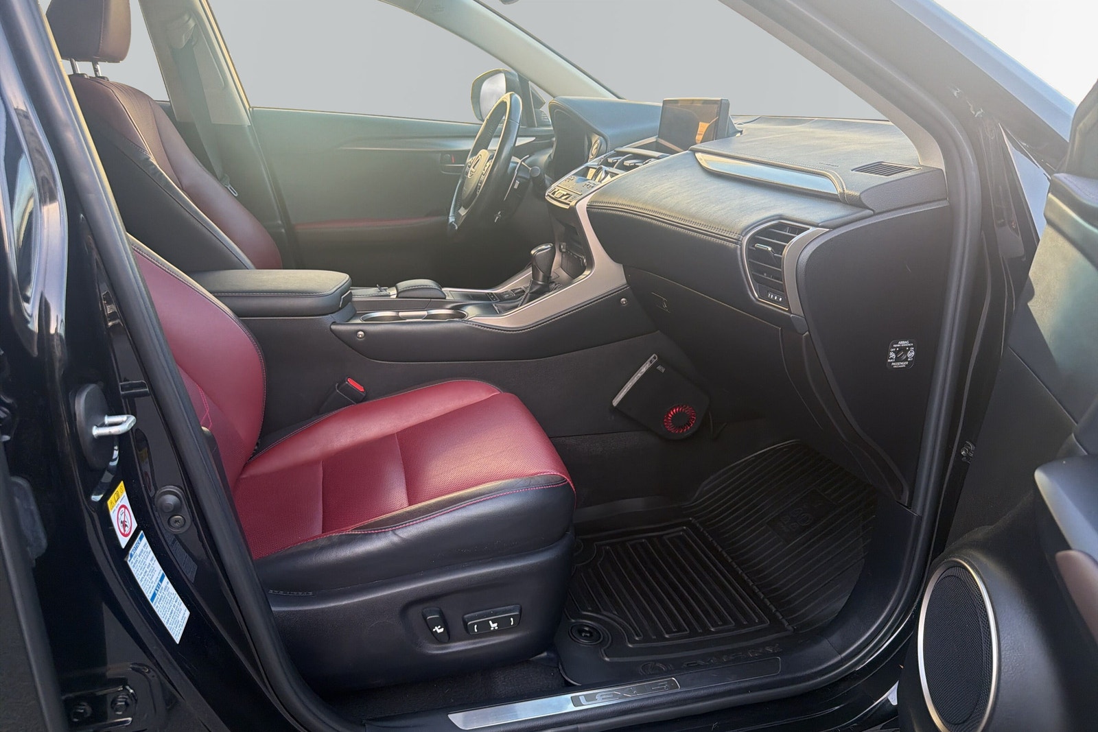 Lexus NX 300h AWD 2.5 AWD E-CVT Executive läder Navi Adaptivfart 2018 - miniatyr 12