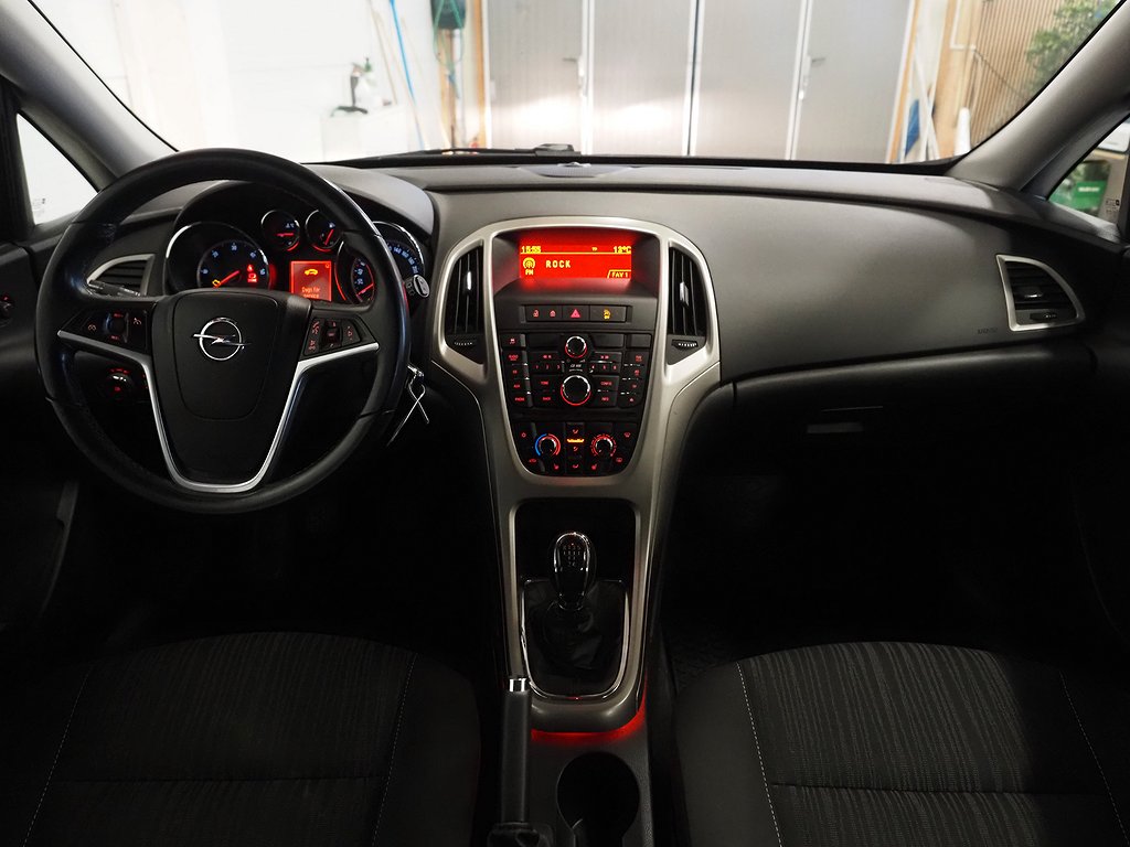 Opel Astra 1.3 CDTI ecoFLEX 95hk Enjoy Drag Farthållare 2010