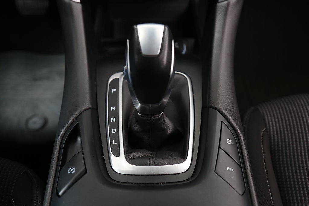 Ford Mondeo Hybrid E-CVT Titanium Aut 187hk Kombi Navi Dragkrok 2022