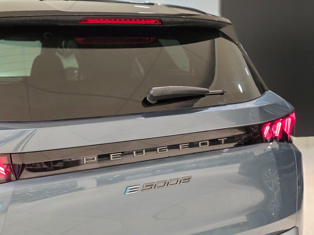 Bild på Peugeot E-5008 GT 214hk Aut - 7-SITS,B-KAMERA,DRAG