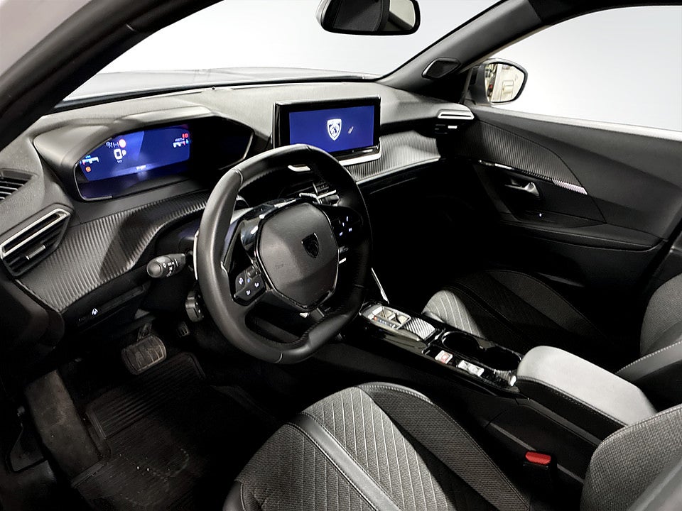 Bild på Peugeot 2008 Allure 1.2 PT 130hk B-KAMERA CARPLAY