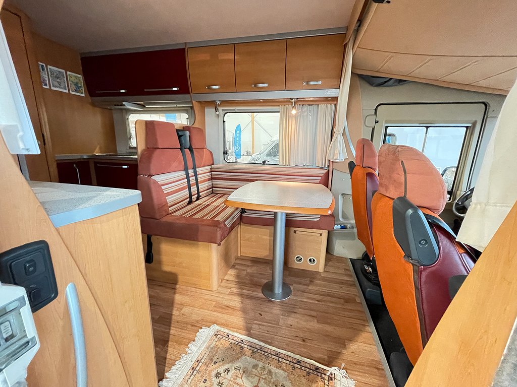 Eura Mobil TI 560 LB /B-körkort/Dragkrok/Taksäng/Ugn - Eura Mobil