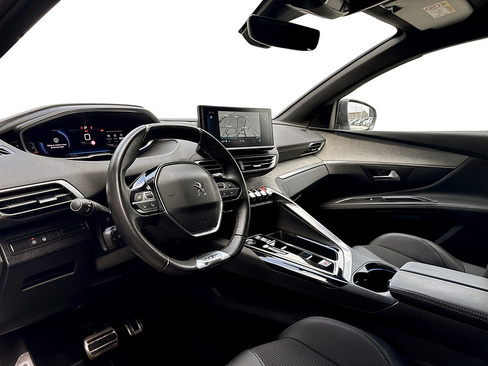 Bild på Peugeot 5008 GT 1.2 PT 130hk Aut 7-SITS B-KAMERA CARPLAY