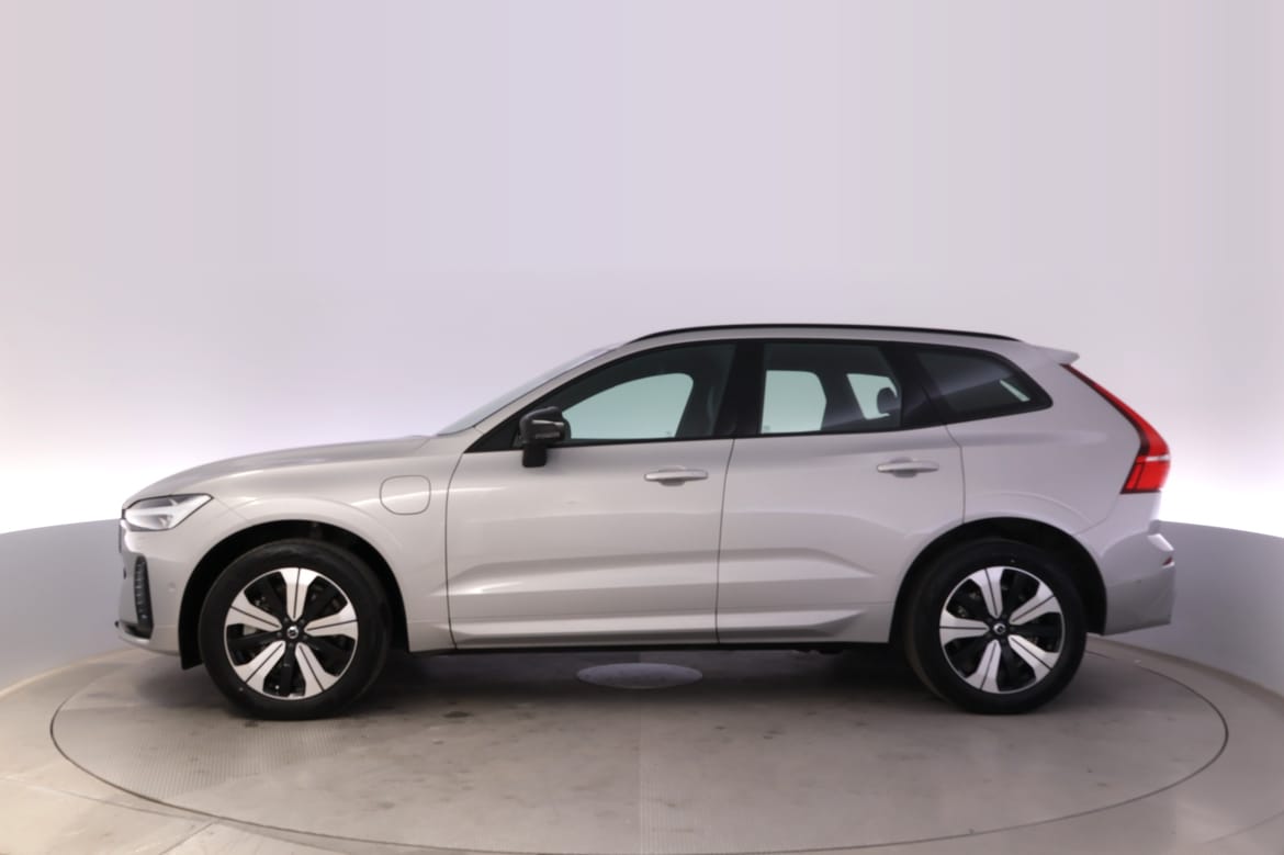 Volvo XC60 T6 Plus Dark 2025, bild 2/10