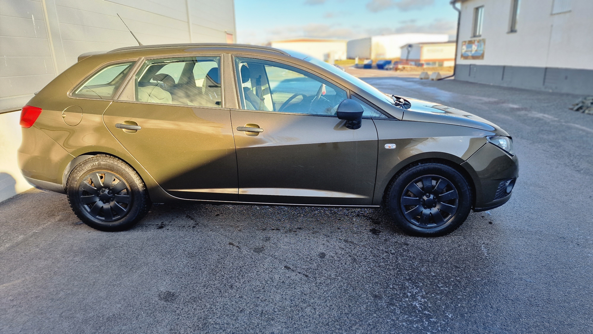 Seat Ibiza ST 1.2 TDI Reference 75hk 2011, bild 6/37