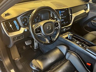 Volvo XC60 B5 AWD R-Design Kamera/Drag/SoV/MoK/AdaptivFart