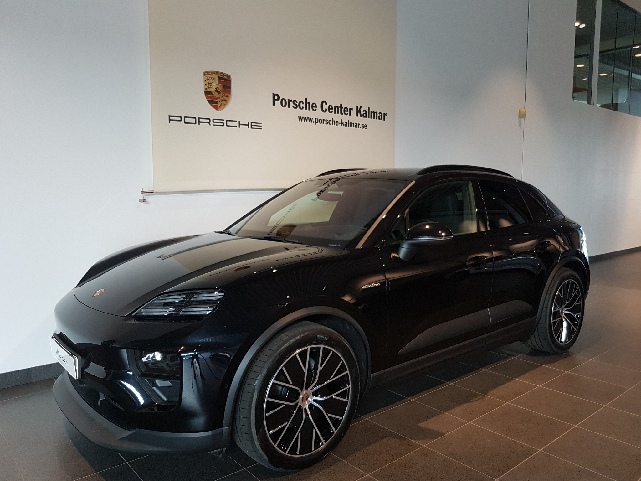 Porsche Macan 4 Electric Se Spec MOMS 2025, kuva 2/42