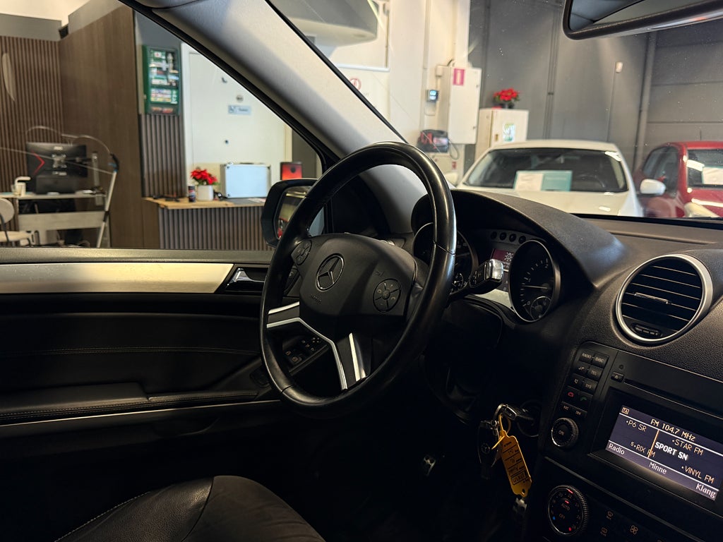 Mercedes-Benz ML 2010 - miniatyr 22