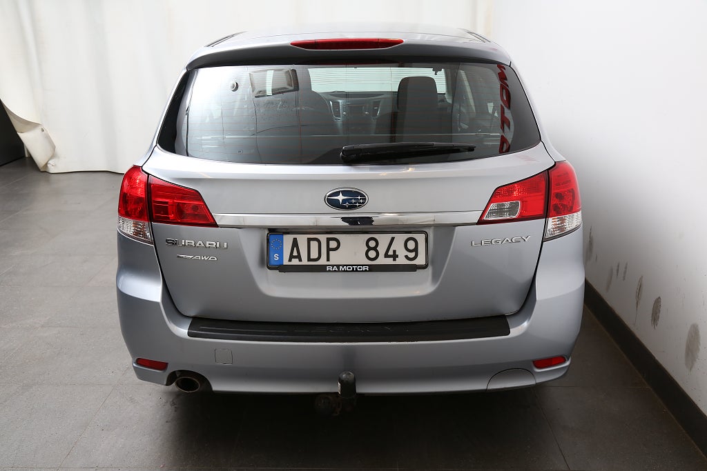 Subaru Legacy 2,5i 173hk Business AWD Kombi Motorv Drag 2013