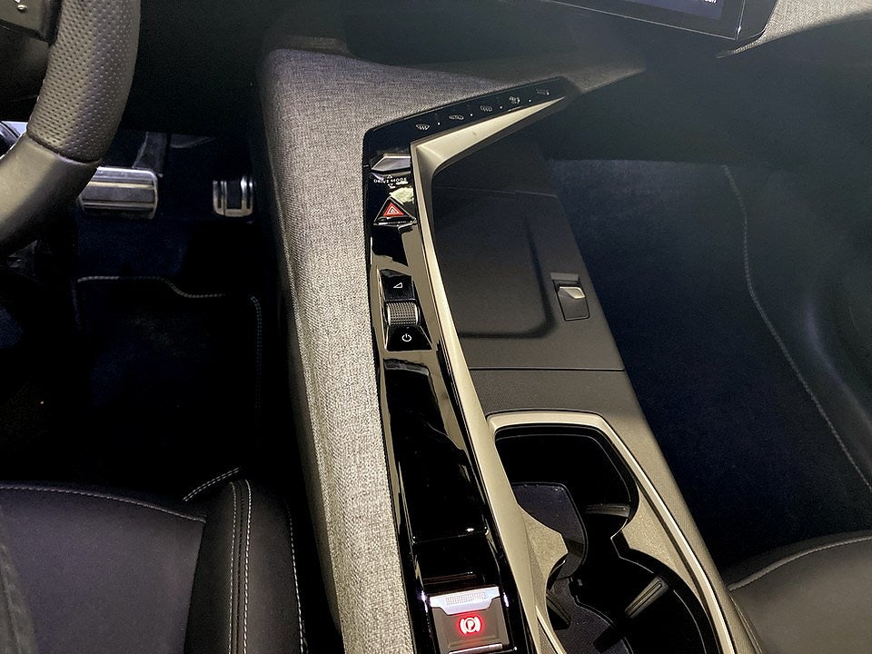 Bild på Peugeot 5008 GT Hybrid 145hk Aut - NYA VINTERHJUL INGÅR!