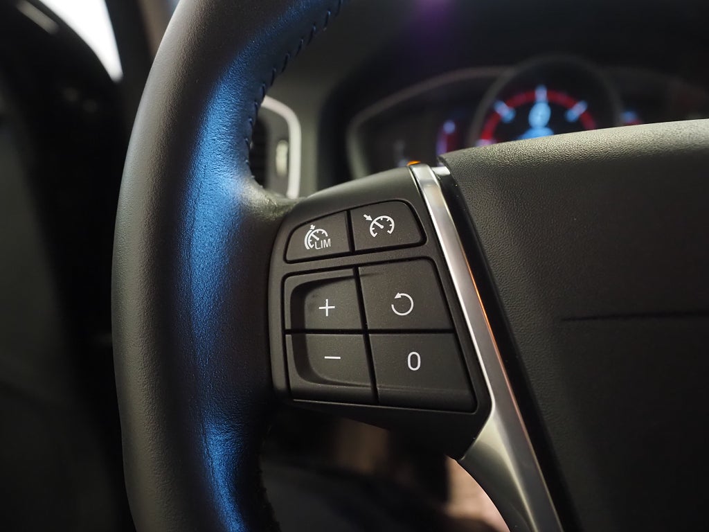 Volvo V60 D4 190hk Geartronic Momentum Business P-Sensorer D-Värm