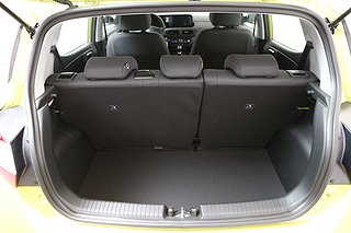 Halvkombi Hyundai i10 7 av 19